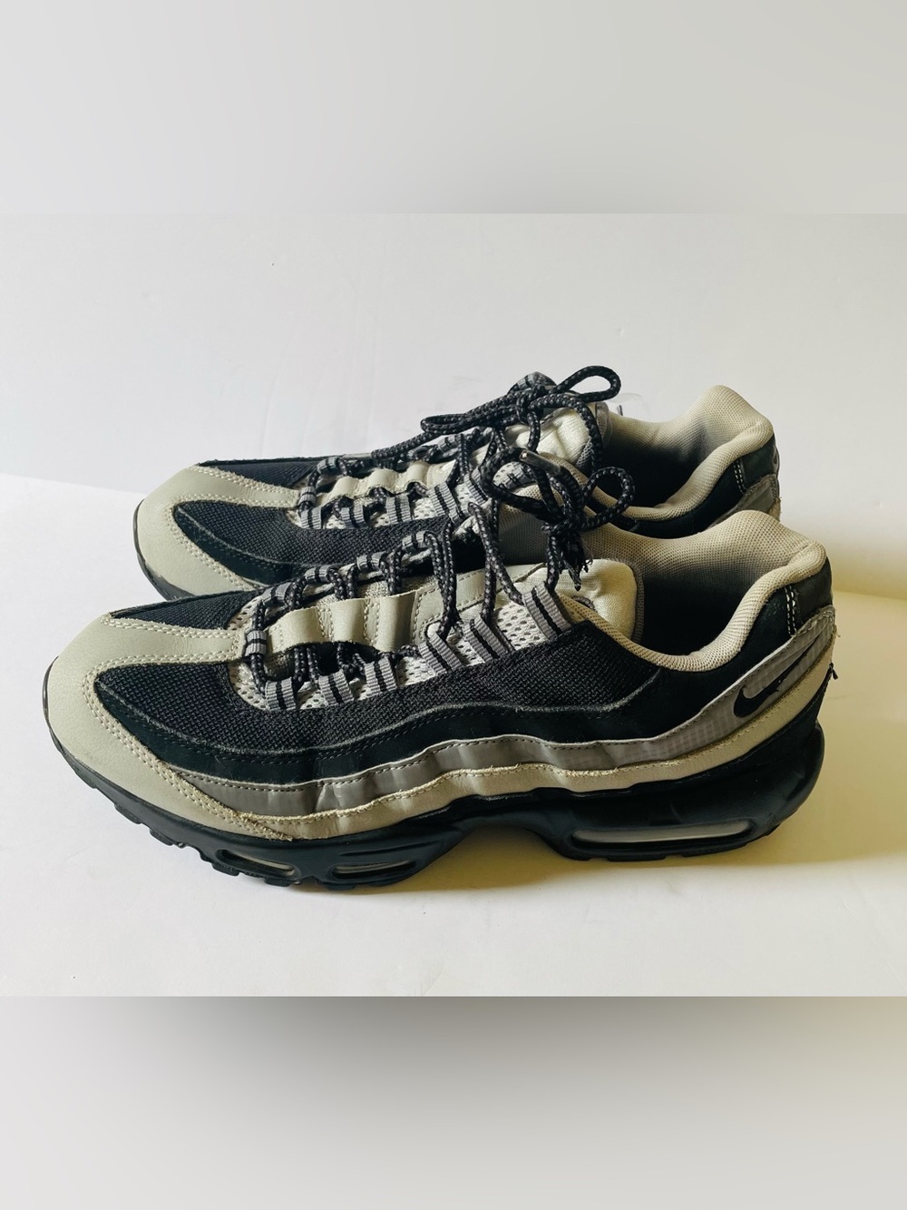 Men’s Nike Air Max 95 Essential Wolf Grey Size 11.5 Hiking Shoes Sneakers